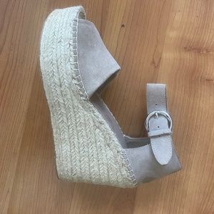 Marc Fisher summer beige sandal